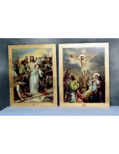 Este juego de via crucis consta de 14 estaciones plasmadas en láminas sobre madera prensada. Las láminas están decoradas con pa