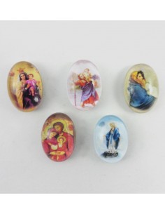 Iman lupa 25x18 mm, disponible en varios modelos:

- Virgen del Carmen
- Sagrada Familia
- Virgen Milagrosa
- San Cristoba