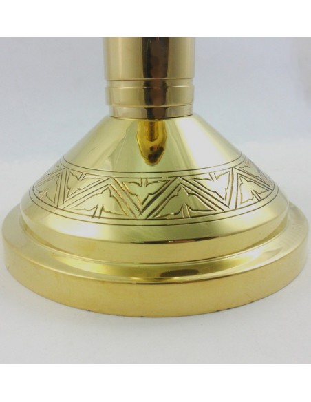 Candelero dorado metal 33 cm, diametro mechero 4 cm.

Opcional cambio mechero por pincho para velas de cera.