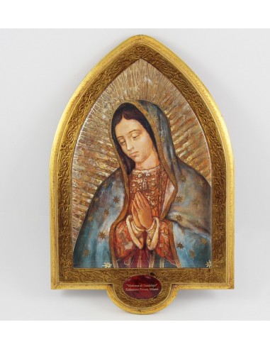 Cuadro oval de pan de oro con imagen de la Virgen de Guadalupe.
Medidas: 22 x 33.5 cm