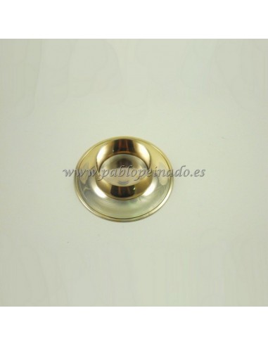 Candelero de metal, disponible en dorado y plateado, el diametro de la vela es 5,3 cm.