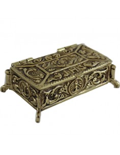 Caja de llaves para sagrario en bronce. Decorado con motivos vegetales y JHS. Tondo con cáliz en anverso y crismón en el revers