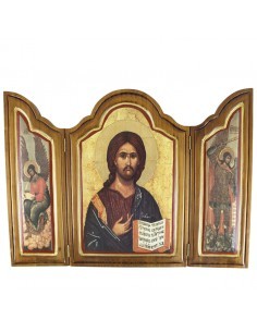 Triptico de madera con la imagen de Pantocrator
Dispone de gancho en la parte de atras para colgar
Medida: 42 x 35 cm 

