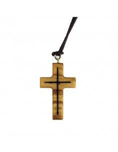 Cruz de madera con cruz interior 
Medida: 3 cm de alto x 2 cm de ancho
Incluye cordon 