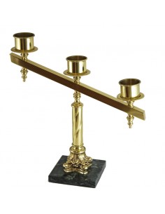Candelabro de 3 luces de bronce en acabado dorado con base de mármol.
Medida: 39 cm de alto x 40 cm de ancho x 13.50 cm de fon