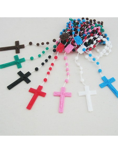 Rosario de con cuentas de plástico. Este rosario tiene como adorno una cruz. Modelo disponible en diferentes colores.
Largo: 4