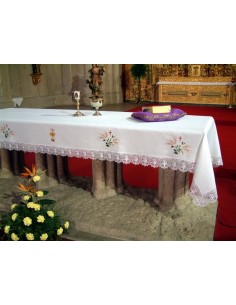 Mantel de altar con motivos bordados de espigas, vid y cáliz bordado por 3 lados. 75% poliester 25 % algodón.

Disponible en 