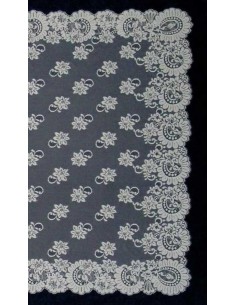Mantilla española para madrina en color negro
Medidas: 130 cm x 250 cm 