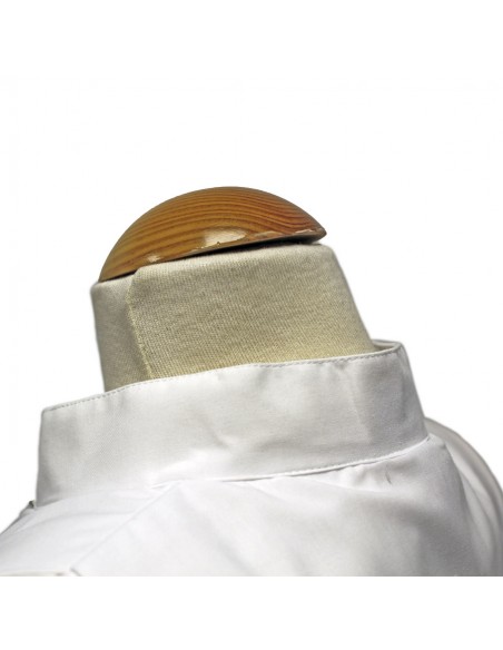 Alba mixto algodón con bordado Cáliz en la parte delantera, trasera, las mangas van sin bordado.