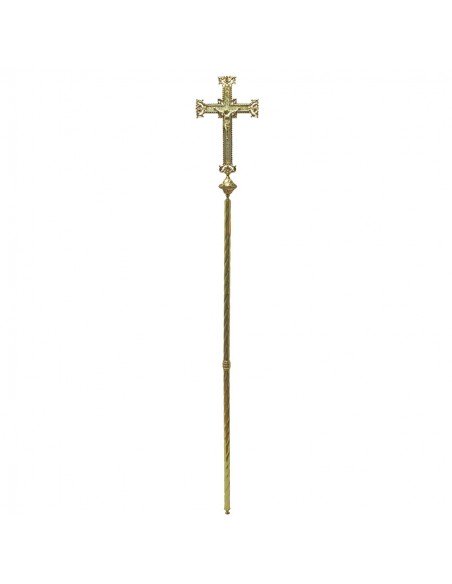 Cruz parroquial de bronce con varal en acabado dorado. 
La cruz está compuesta de detalles labrados.

Dimensiones:

Cruz(s