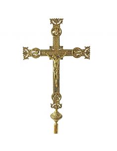 Cruz parroquial en bronce con acabado en dorado.
Cada extremo de la cruz está compuesto por un Evangelista labrado.

Dimensi