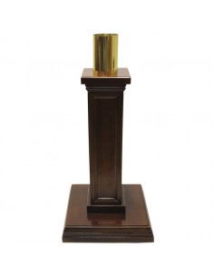 Portacirio de madera 
Altura sin contar mechero: 58 cm
Altura total: 71 cm 
Mechero para cirio de 8 cm de diametro