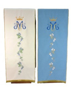 Paño Ambon bordado Mariano poliester, disponible en blanco y azul.

Medidas: 49 cm ancho, 2,40 m largo.