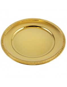 Patena latón dorada decorada con greca. 
Dimensiones: Ø 19.5 cm