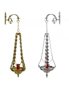 Lámpara Santisimo Gallones bronce.
4 cadenas
Altura total con cadenas: 110 cm
Diámetro de la lámpara: 35 cm 
Altura de lámp