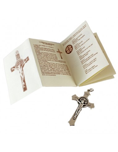 Cruz de San Benito con panfleto de historia de la medalla de San Benito