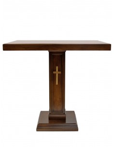 Mesa de credencia de madera con cruz en relieve.
Mesa de credencia o credenciales realizada en madera, está decorada de manera