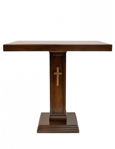 Mesa de credencia de madera con cruz en relieve.
Mesa de credencia o credenciales realizada en madera, está decorada de manera