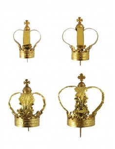 Corona imperial metal dorado disponible en diferentes medidas.
