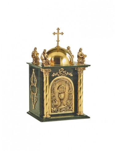 Sagrario de mármol con detalle de cáliz labrado en puerta de bronce y las 4 figuras de los Evangelistas.

Medidas: 67 cm de a
