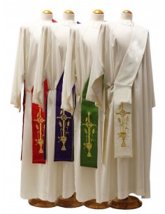 Estola para diácono realizada en poliester.
La está está disponible en los colores litúrgicos y lleva bordados un caliz del qu