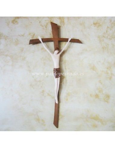 Cristo moderno madera policromado, la medida corresponde al Cristo la cruz mide aproximadamente el doble.
