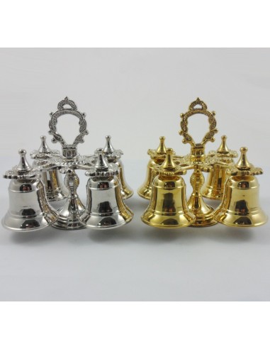 Carrillón compuesto de 4 campanas. Acabado dorado y niquelado.

11x10,5 cm
