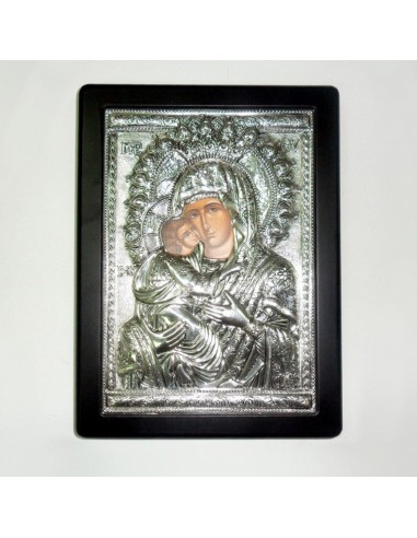 Icono de plata con la imagen de la Virgen con niño.
Dimensiones: 22x17 cm