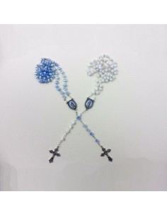 Rosario de cristal con la imagen de la virgen milagrosa, disponible en color azul y blanco.