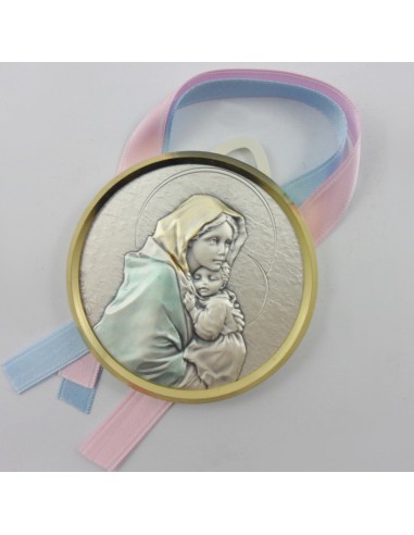 Medallon cuna plata dorada Virgen con niño 7 cm diametro, lazo azul y rosa.