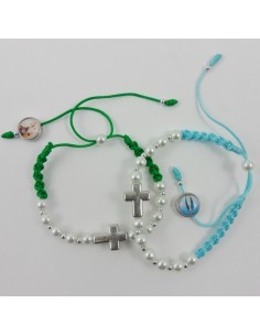 Pulsera perlas regulable, disponible en dos modelos: Mlilagrosa y Virgen del Carmen.